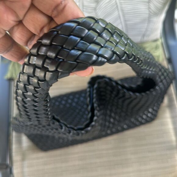 AH adorned Lauren Black | Woven Hobo Bag - Picture 3 of 7